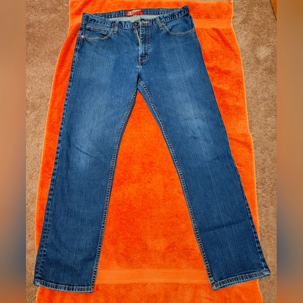 Arizona Co. Blue Jeans, 34W x 32L